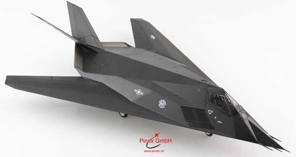 Bild von F-117A Nighthawk Stealth Flugzeugmodell 1:72 Hobby Master HA5811